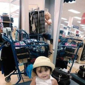 Meet your Posher, Graciela